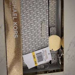 New Michael Kors Adjustable Belt Bag!  