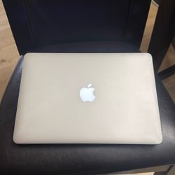 MacBook Air 13 Inch 1.8 GHZ Dual core intel Core I5 8GB Memory 1600 MHz DDR3 $150