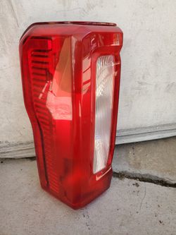2024-2025 F250 LEFT TAIL LIGHT