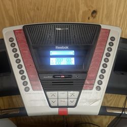 Reebok CrossWalk® V7.90 Treadmill 