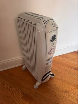 Delonghi Model TRD0715T 1500W Oil Filled Radiator Heater