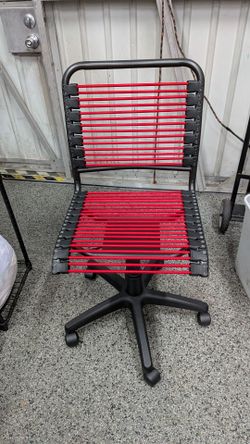 Allison Bungie Flat Low Back Office Chair in Red with Graphite Black Frame and Black Base
Euro Style