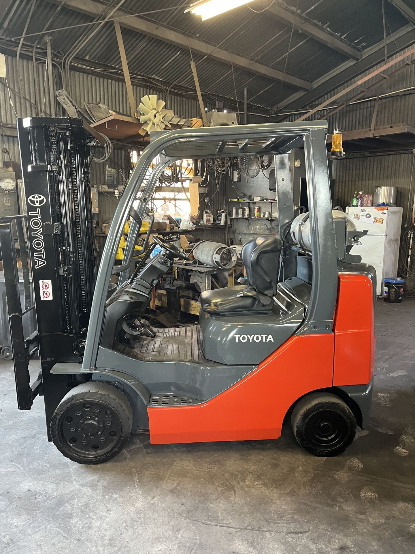 2010 Toyota Forklift Model 8 5000lb Cap 3 Stage Sideshift LPG