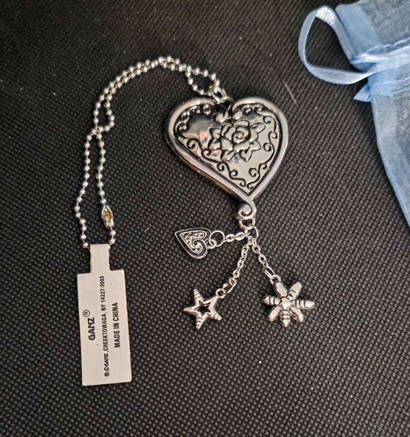 Ganz Car Rearview Mirror Heart Hanging Decor