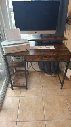 Small computer desk