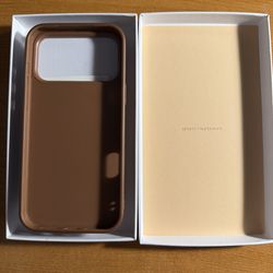 LOEWE iphone 17 Pro Max Case