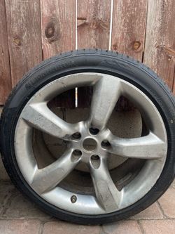 one 350z stock with tire