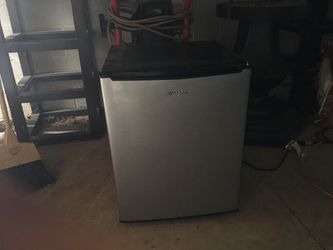 Whirlpool mini fridge