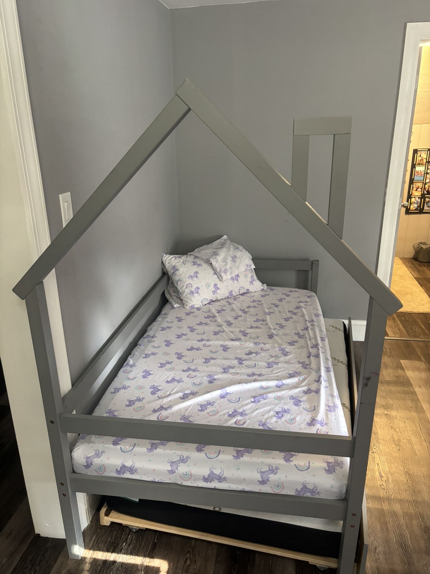 Trundle bed