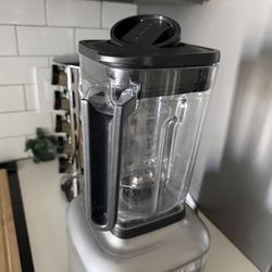 KitchenAid Blender - Silver - Pitcher + Lid Included