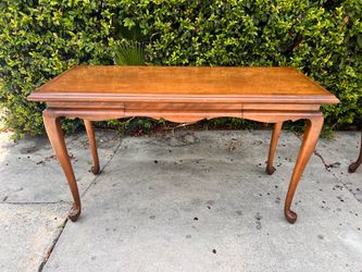 Vintage Walnut Queen tAnne Style single drawer writing desk
