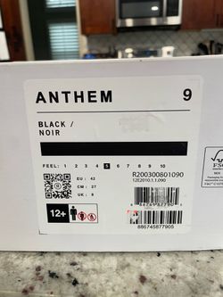 Men’s snowboarding boots