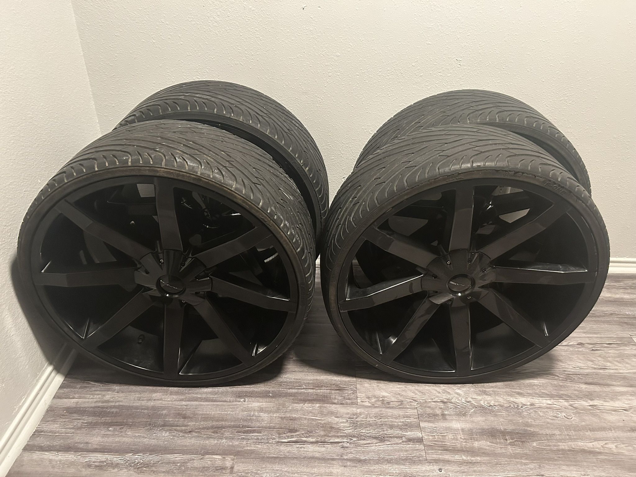 26” KMC Slides universal 5 Lugs 