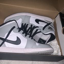 Air Jordan’s Size 8 