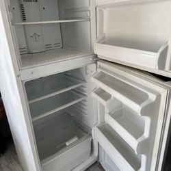 Refrigerator 60Hx25W
