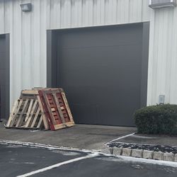 5 wood pallets - FREE