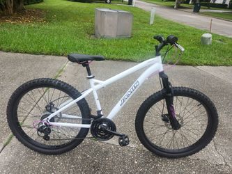 Clean 26 inch fat tire 21 speed disc brake bike
