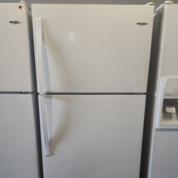 2020 Model Whirlpool White Top Freezer Refrigerator With Ice Maker 