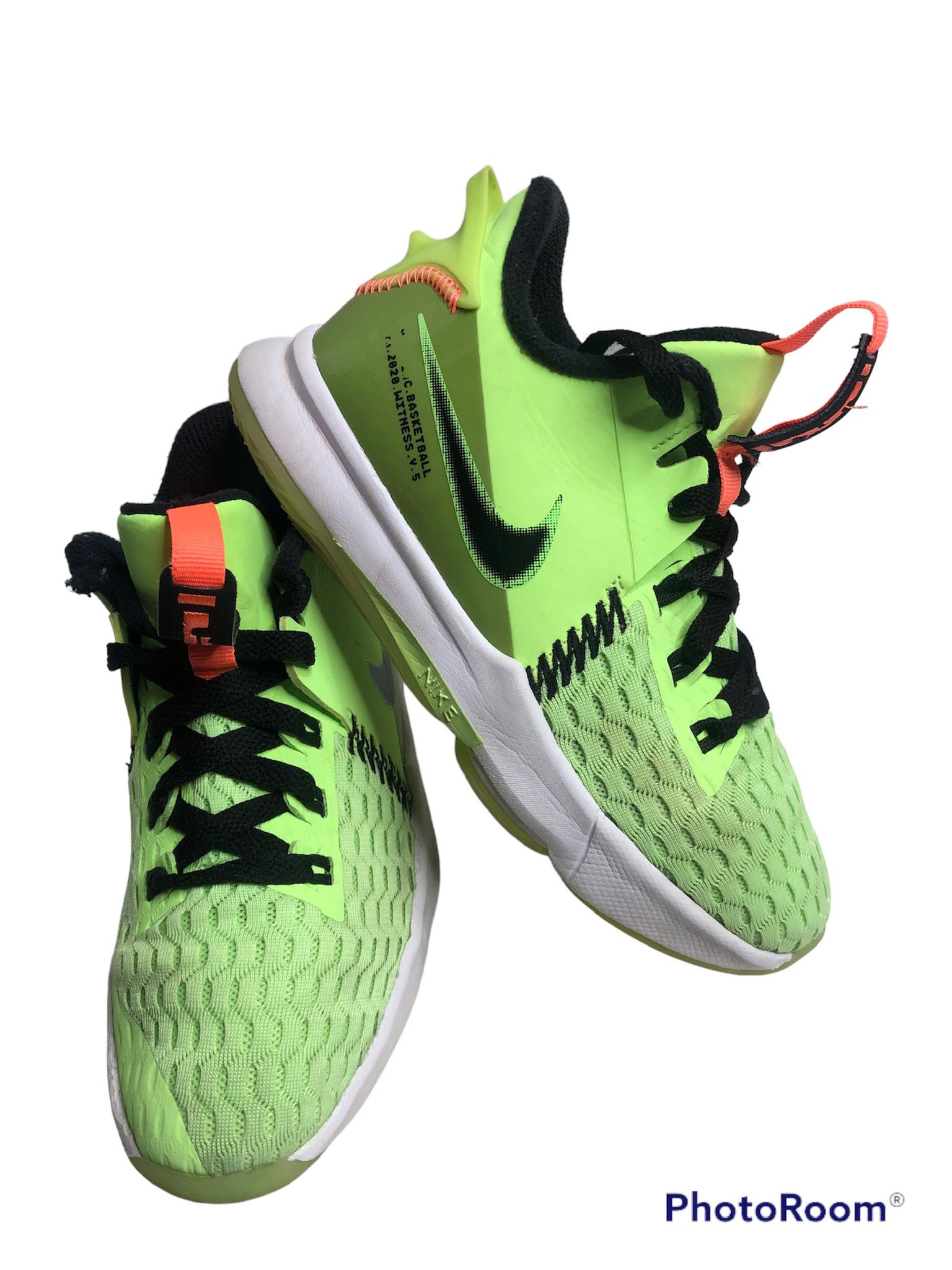 Nike Lebron Witness V  Lime Grinch Kids Size 2.5Y