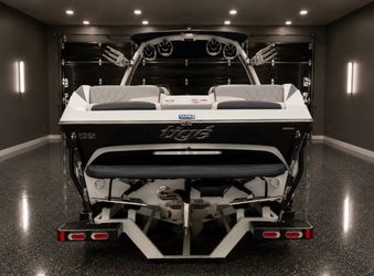 Fully Loaded 2019 Tigé 25’ ZX Wake/Surf Boat