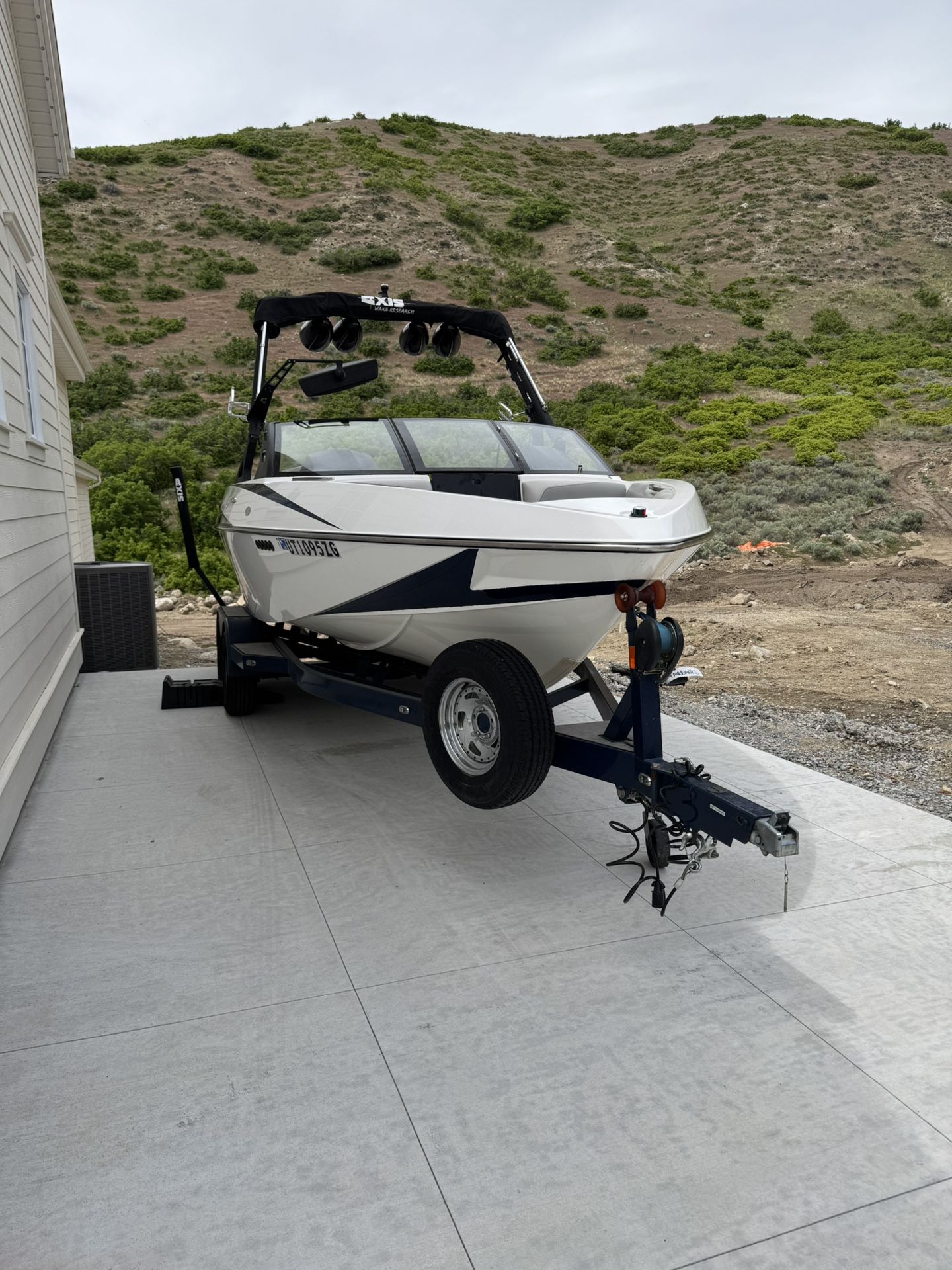 2016 Axis T22