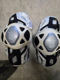 King lacrosse arm guards med