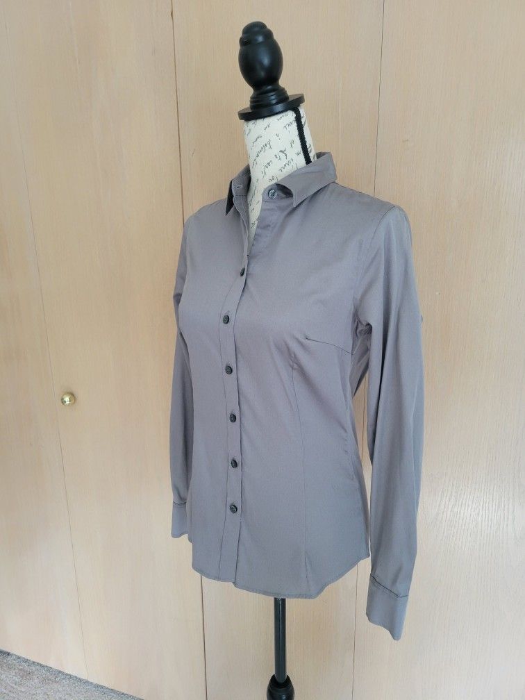EUC Banana Republic Button Up Dress Shirt - Small, Gray