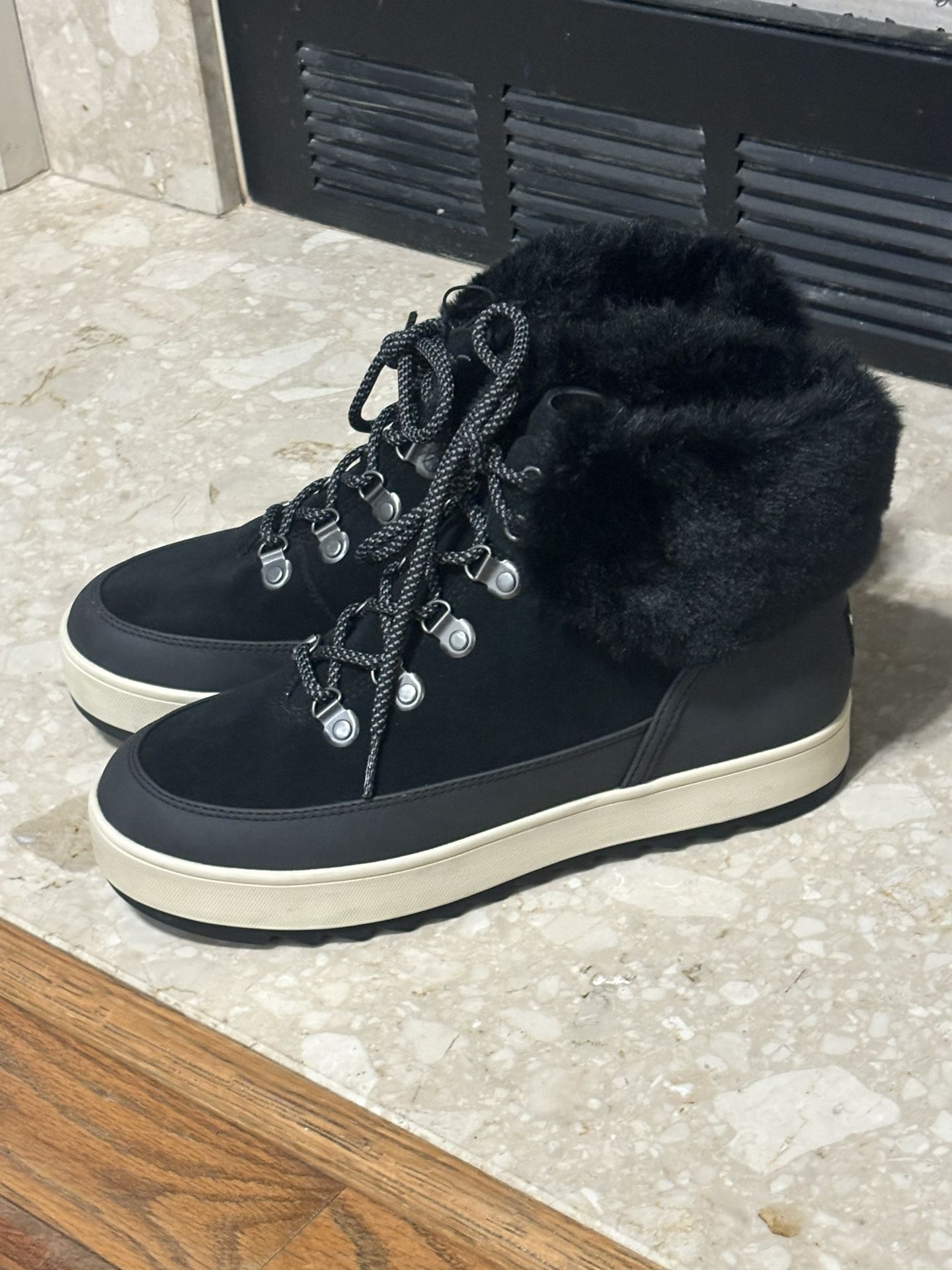 Ugg Kookaburra Boots Brand New