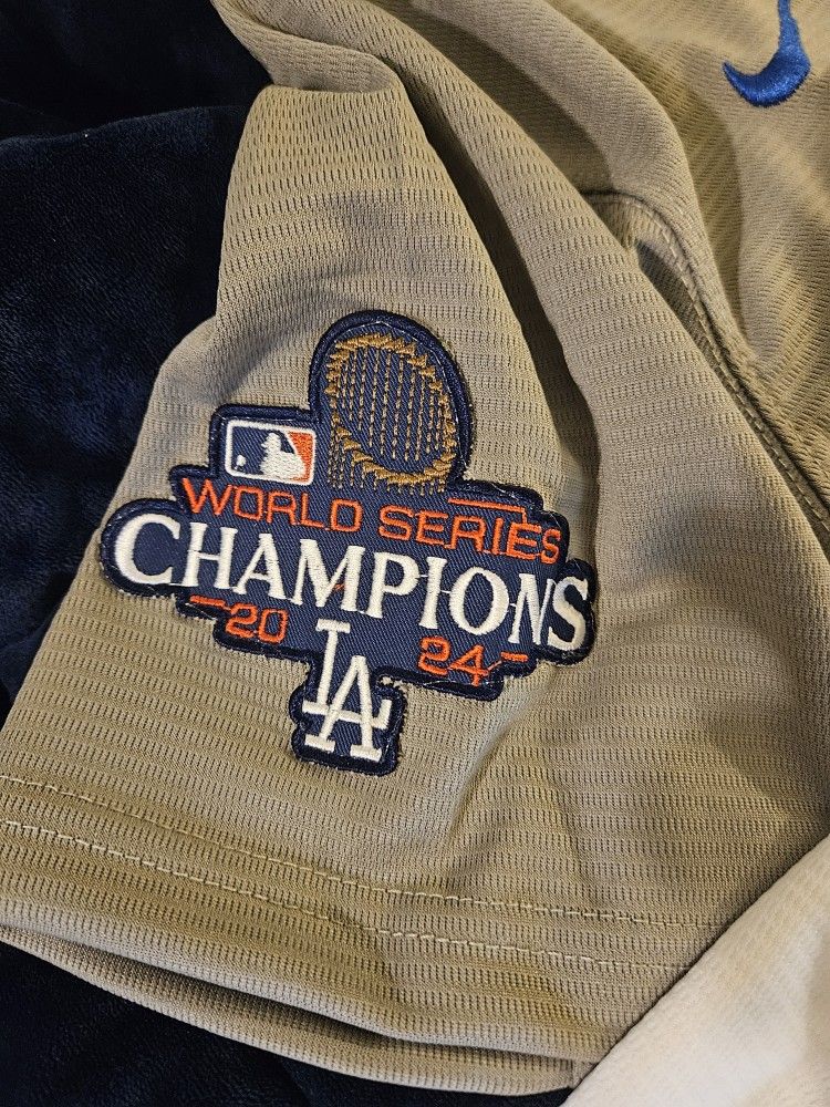 LOS ANGELES DODGERS BASEBALL JERSEY $50. CASH PLEASE