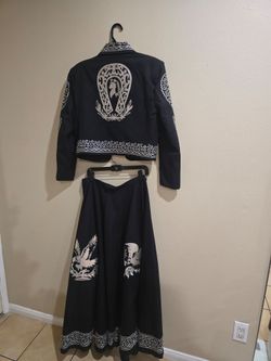 New Sale!🔥Mariachi Suit, Embroidered El Charro Guadalajara, Skirt Suit, size 38 Women,Black/silver ( reseda ca 91335)