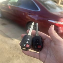 Car Keys N Remotes / Llaves De Carro 