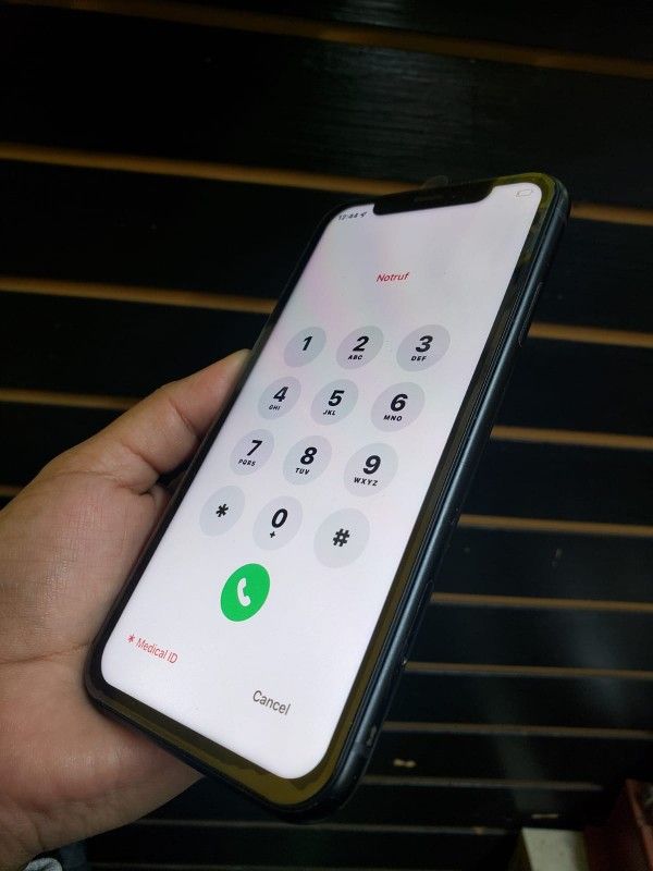 iPhone XR  Cell phones & Smartphones