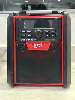 2792-20 Milwaukee M18 Jobsite Corded Radio/Charger Bluetooth AUX Connections