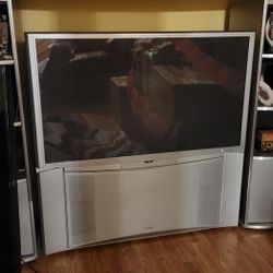 Hitachi 57" Rear Projection Bigscreen TV