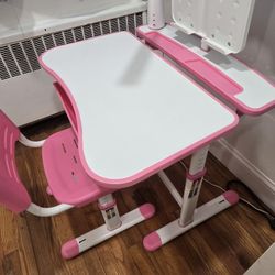 Toddler Desk With Light Build In Also Comes With Chair