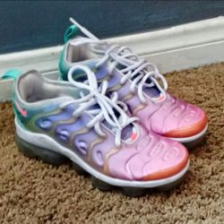 Size 5 women Nike VaporMax Plus Shoes