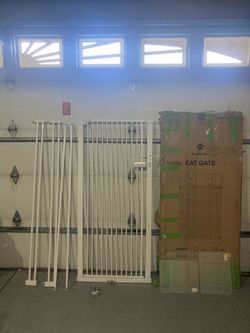 Snagle Paw (30”-40.6”) Wide. 77” Height Gate 