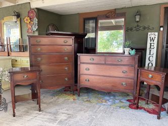 Gorgeous Huntley furniture solid wood Mohagany tradicional set