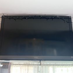 Sony TV For sale With Wall mount 