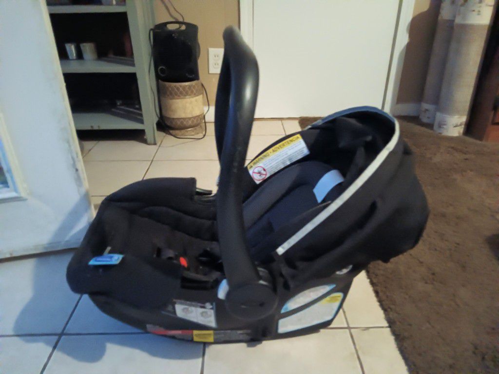 Graco Car Seat For Sale.