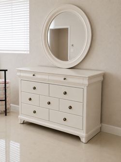 Rooms To Go Oberon White Dresser & Mirror Set - free nightstand