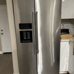 Kitchen Aid refrigerator 