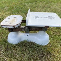 Antique Justitia Virtutum Regina Scale