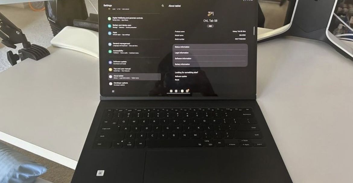 Samsung Galaxy Tab s8 Ultra w/ Book Keybaord