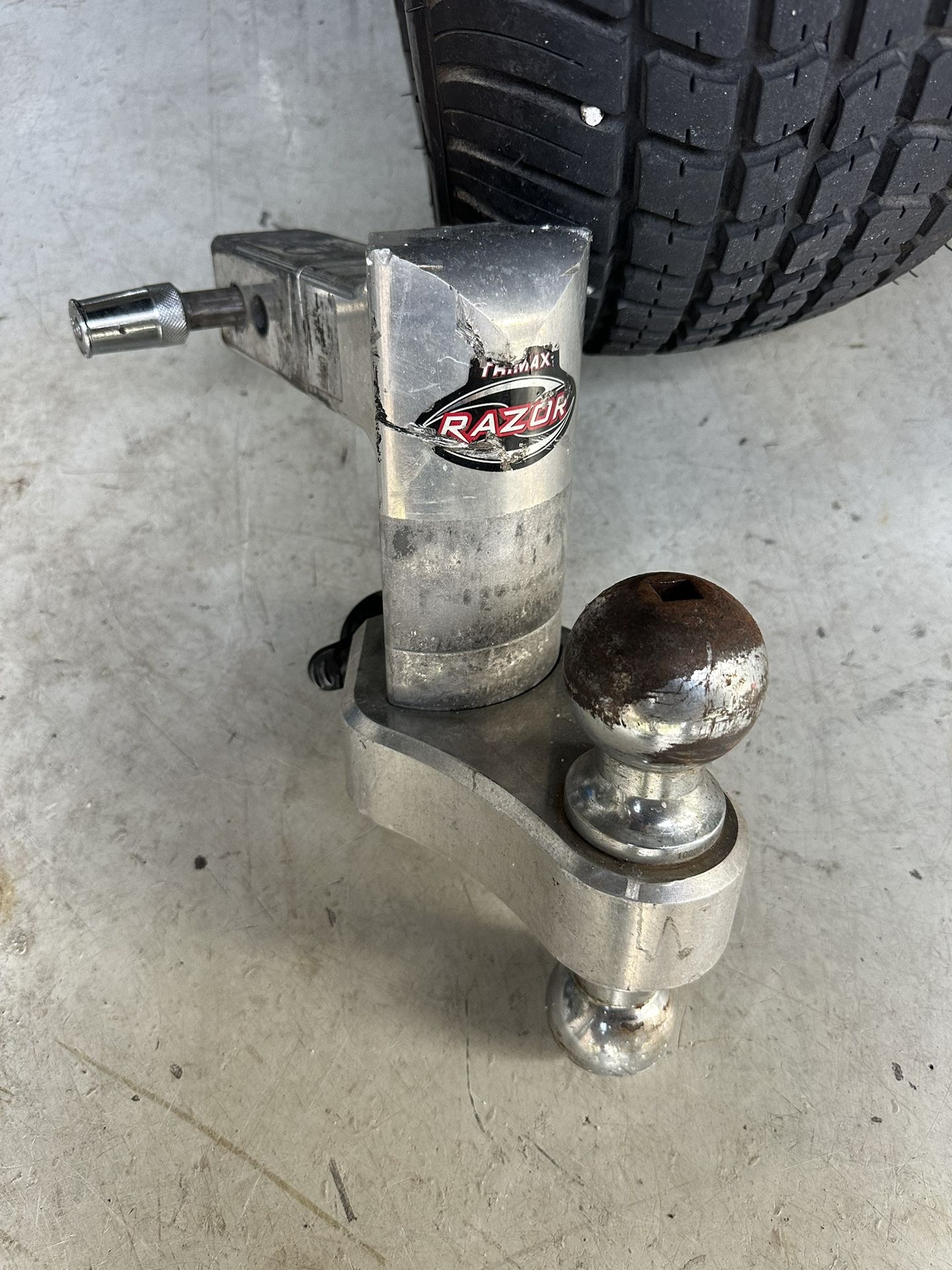 Razor Hitch