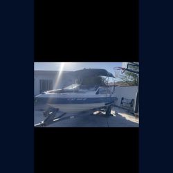 1988 Bayliner Boat 2 Stroke Fishing Boat