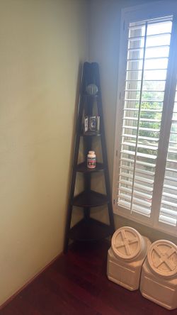 Corner stand