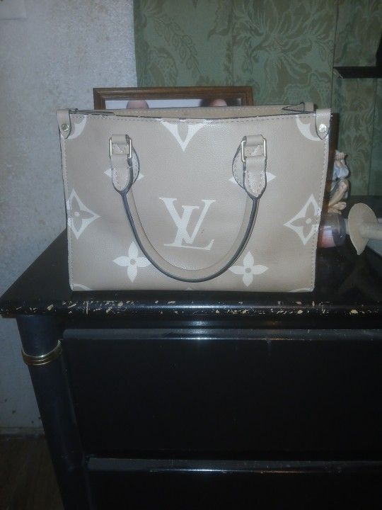 Louis Vuitton purse