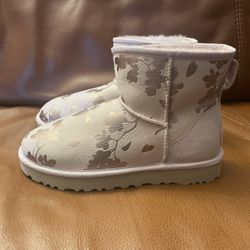 UGG Classic Mini Floral Foil boots in pink color