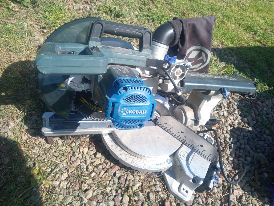 Kobalt Compact 10-in 15-Amps Dual Bevel Sliding Compound Corded Miter Saw